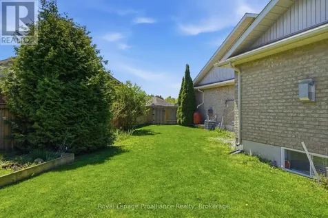 6 Cooper Court Brighton ON K0K 1H0