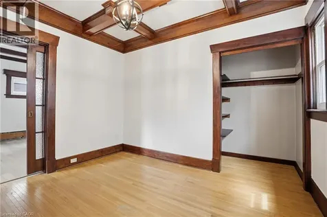167 Balmoral Avenue South Hamilton ON L8M 3K2