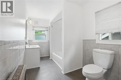167 Balmoral Avenue South Hamilton ON L8M 3K2