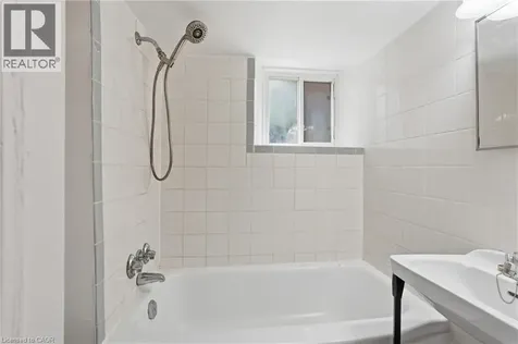 167 Balmoral Avenue South Hamilton ON L8M 3K2