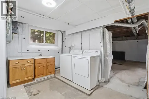 167 Balmoral Avenue South Hamilton ON L8M 3K2