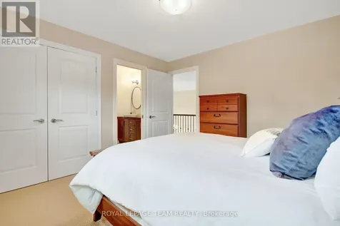 1419 Balmoral Drive Ottawa ON K1V 1E2