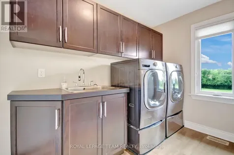1419 Balmoral Drive Ottawa ON K1V 1E2
