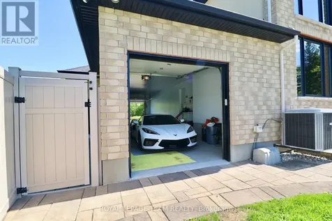 1419 Balmoral Drive Ottawa ON K1V 1E2