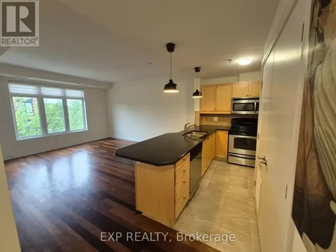323 Winona Avenue Ottawa ON K1Z 5H3