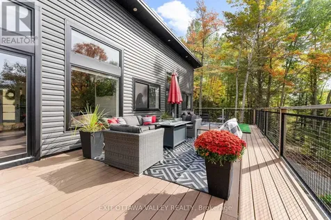 820 Hopefield Road East Madawaska Valley ON K0J 1B0