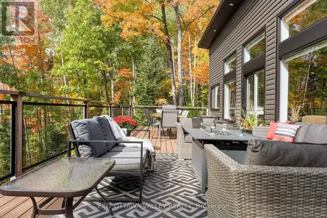 820 Hopefield Road East Madawaska Valley ON K0J 1B0