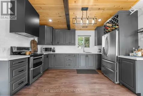 820 Hopefield Road East Madawaska Valley ON K0J 1B0