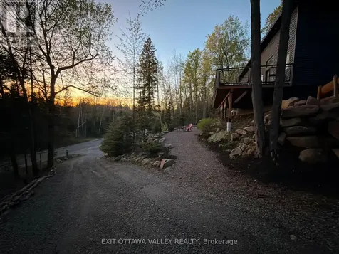820 Hopefield Road East Madawaska Valley ON K0J 1B0