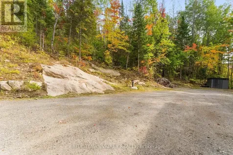 820 Hopefield Road East Madawaska Valley ON K0J 1B0