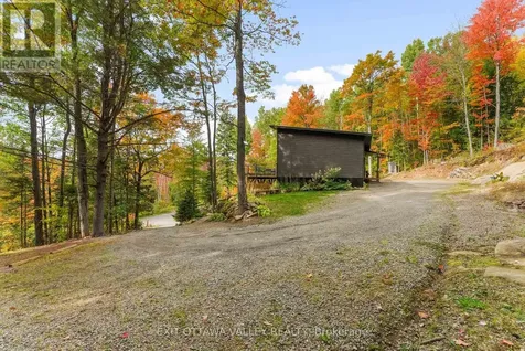 820 Hopefield Road East Madawaska Valley ON K0J 1B0