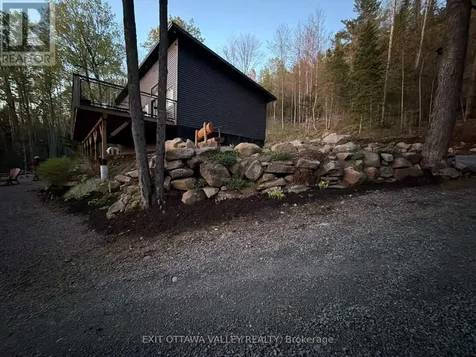 820 Hopefield Road East Madawaska Valley ON K0J 1B0