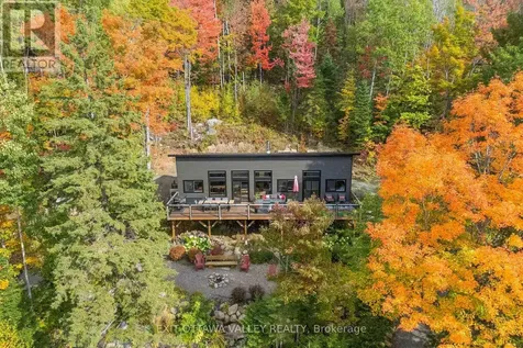 820 Hopefield Road East Madawaska Valley ON K0J 1B0