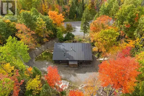 820 Hopefield Road East Madawaska Valley ON K0J 1B0