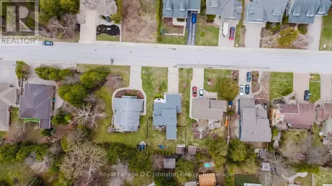310 Albert Street South Saugeen Shores ON N0H 2L0