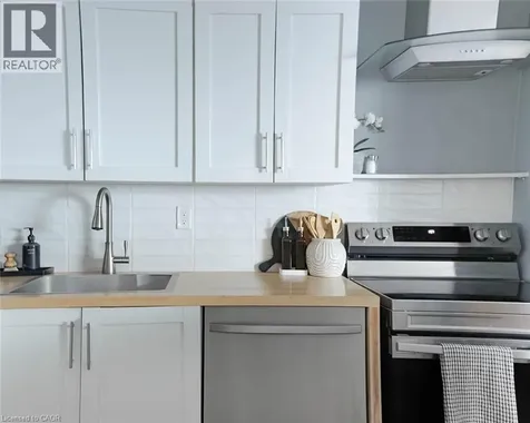 11 Neilson Drive Toronto ON M9C 1V4