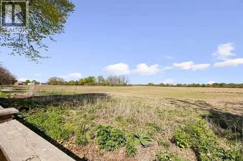 25 Golfview Drive Kingsville ON N9Y 4E3