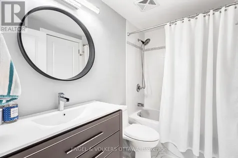 200 Rideau Street Ottawa ON K1N 5Y1
