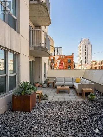200 Rideau Street Ottawa ON K1N 5Y1