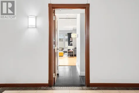 200 Rideau Street Ottawa ON K1N 5Y1