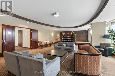 200 Rideau Street Ottawa ON K1N 5Y1