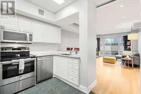 200 Rideau Street Ottawa ON K1N 5Y1