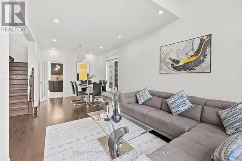 789 Fiddlehead Street Ottawa ON K1T 0N2