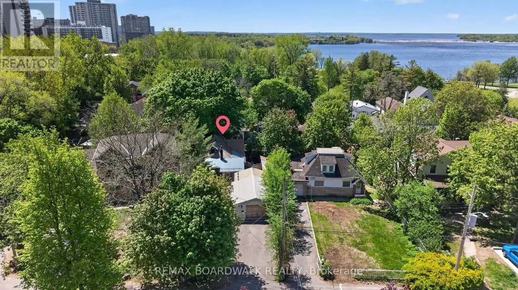92 Orvigale Road Ottawa ON K2B 5A2
