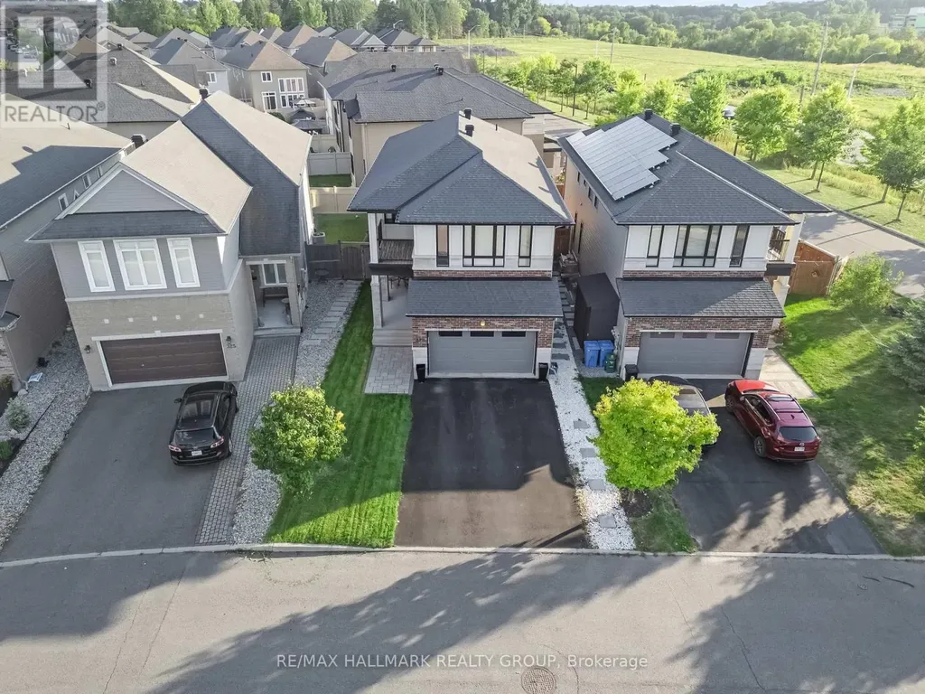 327 Ballinville Circle Ottawa ON K4M 0C4