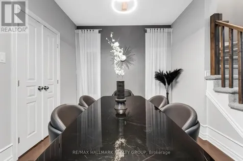 327 Ballinville Circle Ottawa ON K4M 0C4