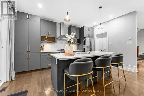 327 Ballinville Circle Ottawa ON K4M 0C4