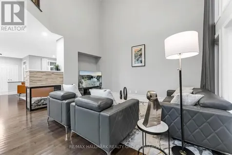 327 Ballinville Circle Ottawa ON K4M 0C4