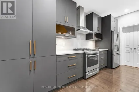327 Ballinville Circle Ottawa ON K4M 0C4
