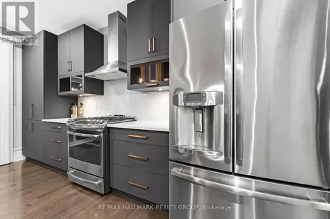 327 Ballinville Circle Ottawa ON K4M 0C4