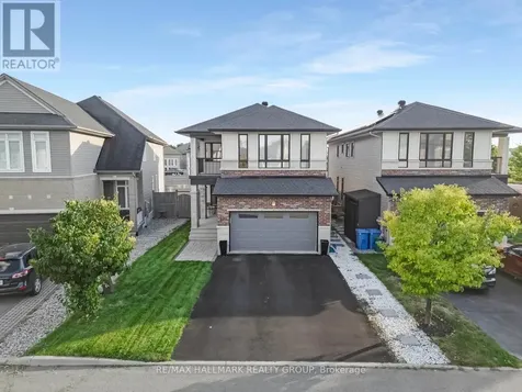 327 Ballinville Circle Ottawa ON K4M 0C4