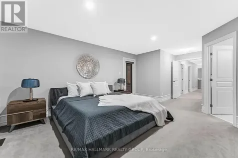 327 Ballinville Circle Ottawa ON K4M 0C4