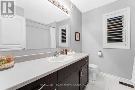 327 Ballinville Circle Ottawa ON K4M 0C4