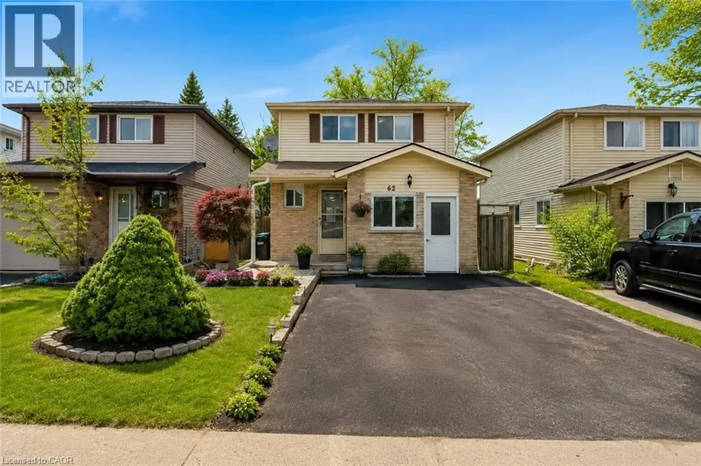 62 Corbett Drive Barrie ON L4M 5V2