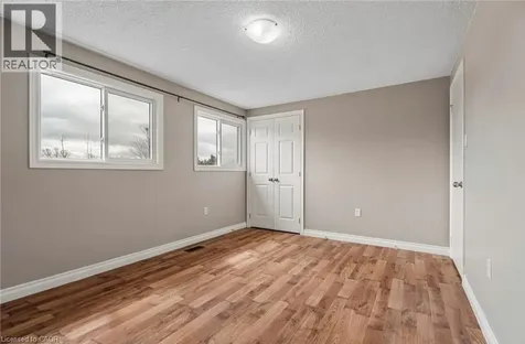 62 Corbett Drive Barrie ON L4M 5V2