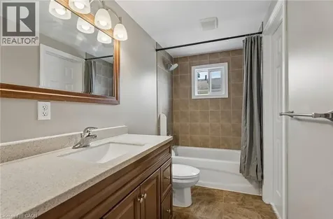 62 Corbett Drive Barrie ON L4M 5V2