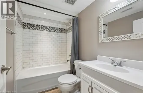 62 Corbett Drive Barrie ON L4M 5V2