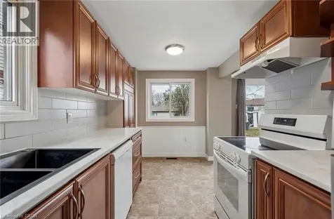 62 Corbett Drive Barrie ON L4M 5V2