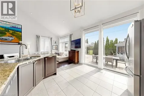 4176 Saunders Crescent Burlington ON L7M 0B3