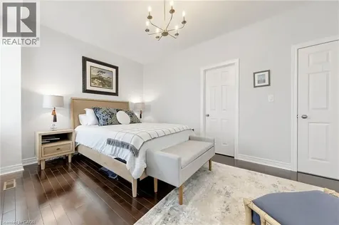 4176 Saunders Crescent Burlington ON L7M 0B3