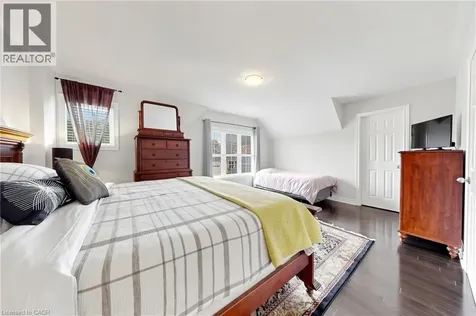 4176 Saunders Crescent Burlington ON L7M 0B3