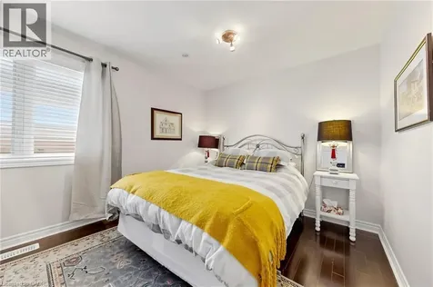 4176 Saunders Crescent Burlington ON L7M 0B3
