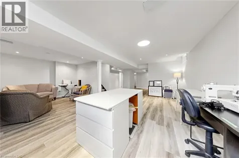 4176 Saunders Crescent Burlington ON L7M 0B3