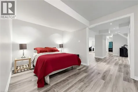 4176 Saunders Crescent Burlington ON L7M 0B3