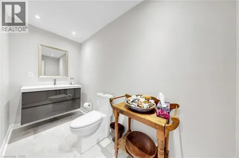 4176 Saunders Crescent Burlington ON L7M 0B3