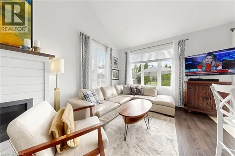 4176 Saunders Crescent Burlington ON L7M 0B3